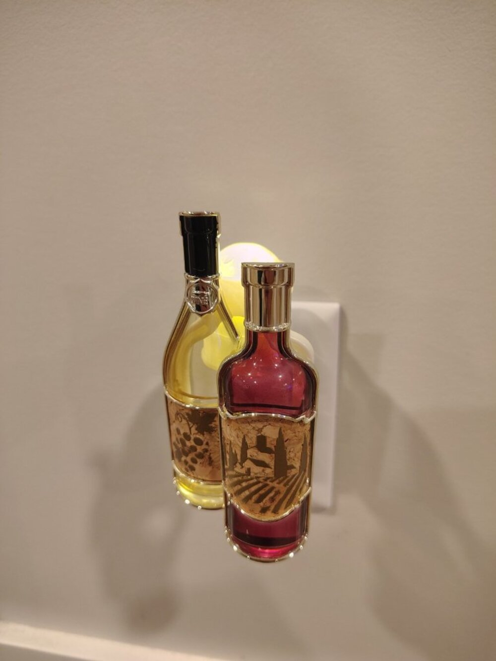 Bath And Body Works Double Wine Bottles Wallflower Plug In Diffuser Wall LIGHTS - Picture 4 of 5